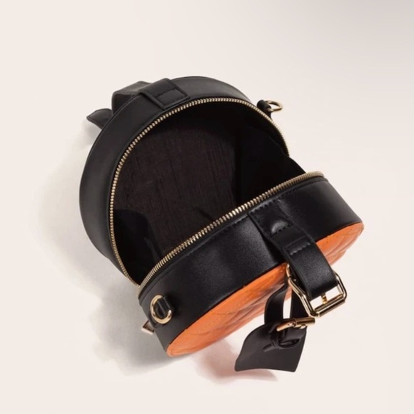 Round Quilted Two-Tone Crossbody Bag - Picture 9 of 10